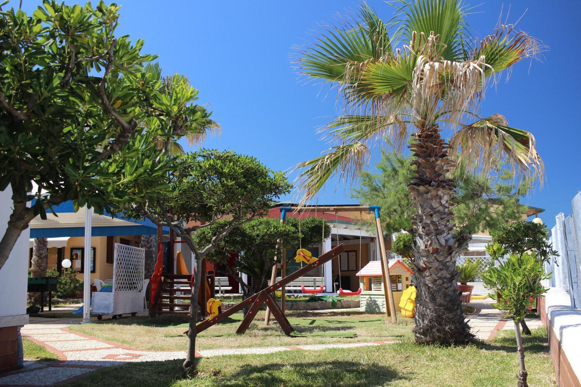 Residence Il Turistico Дзамброне Екстериор снимка