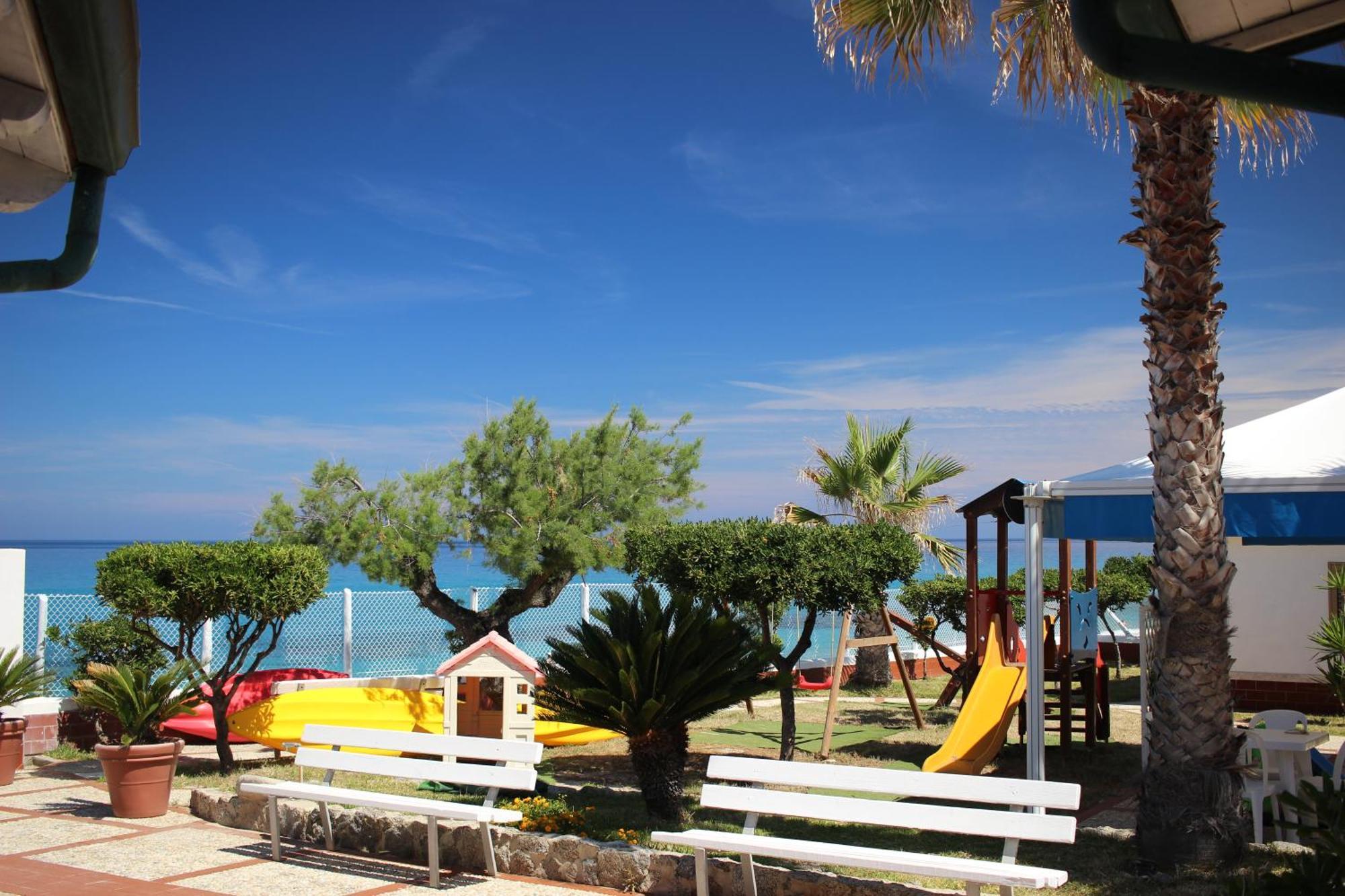 Residence Il Turistico Дзамброне Екстериор снимка
