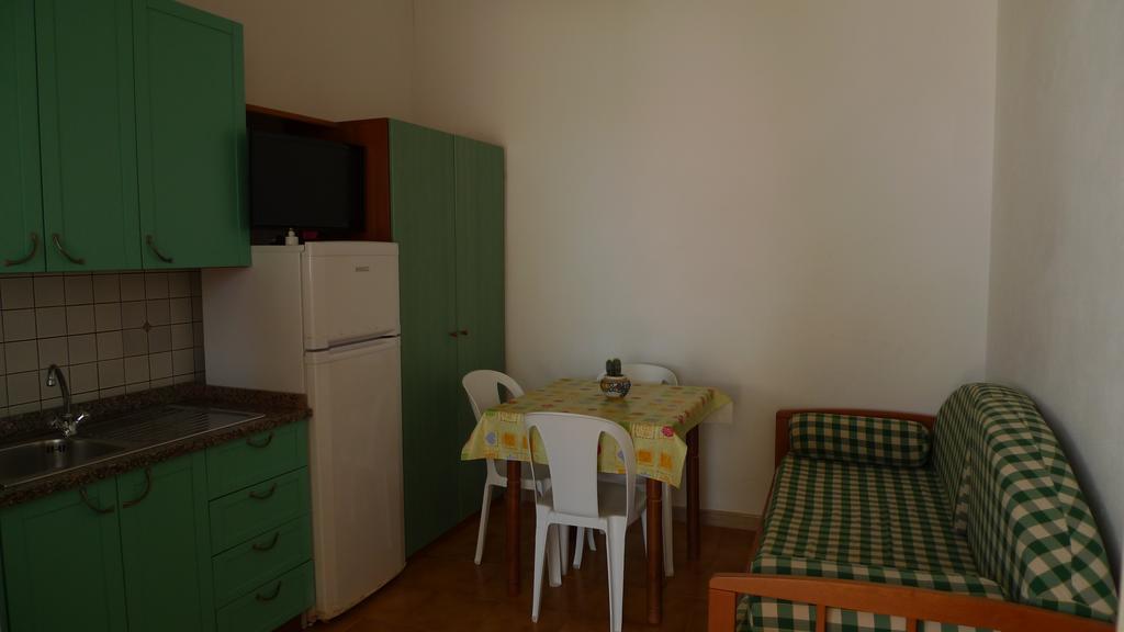 Residence Il Turistico Дзамброне Екстериор снимка